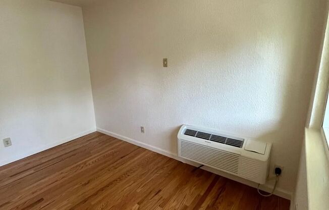 1 bed, 1 bath, 550 sqft, $1,575, Unit 416-Unit 4