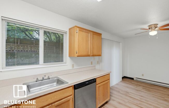 3 beds, 1 bath, 886 sqft, $1,795, Unit 19