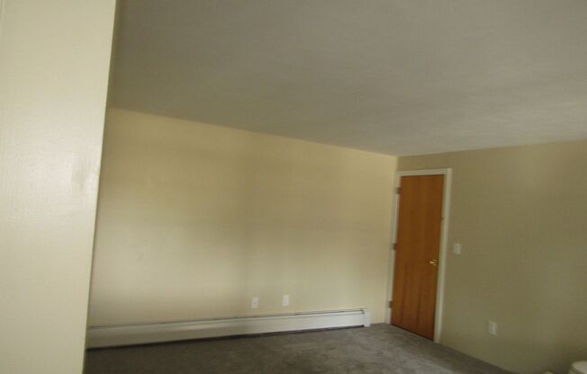 Plaistow Remodeled 2 Bedroom Condominium!   Heat/HW Included!