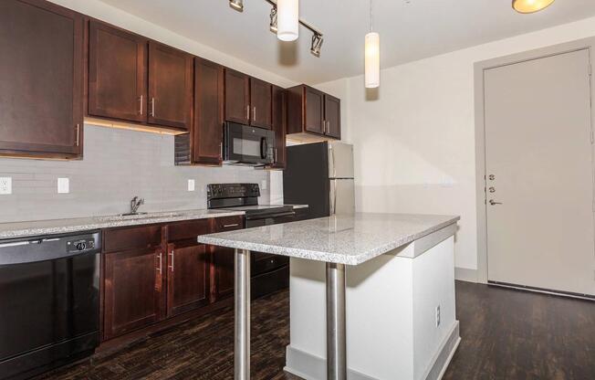 1 bed, 1 bath, 765 sqft, $1,202