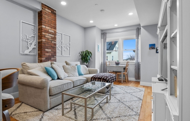 154 LEXINGTON ST