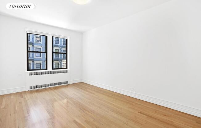 225 W 25 ST