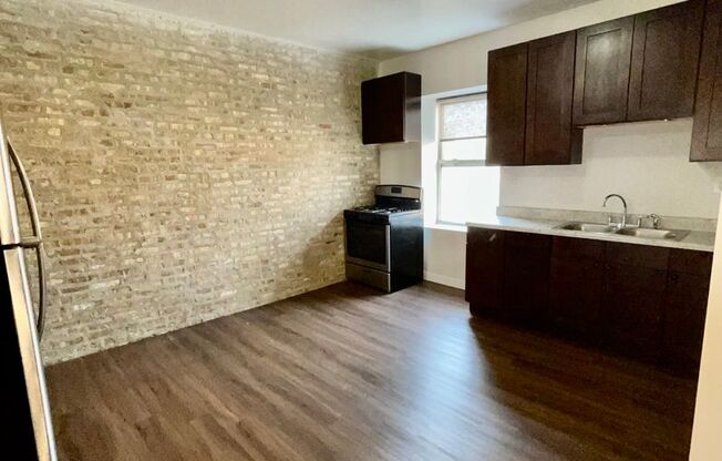 2 beds, 1 bath, $1,450