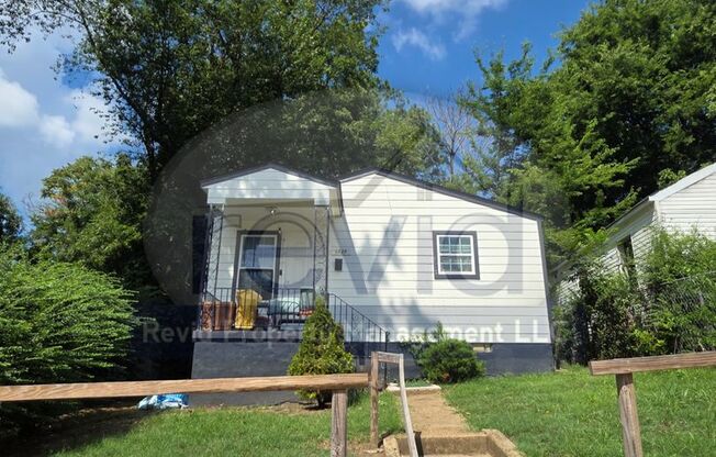 Newly Renovated (in 2023) 2 Bedroom House!