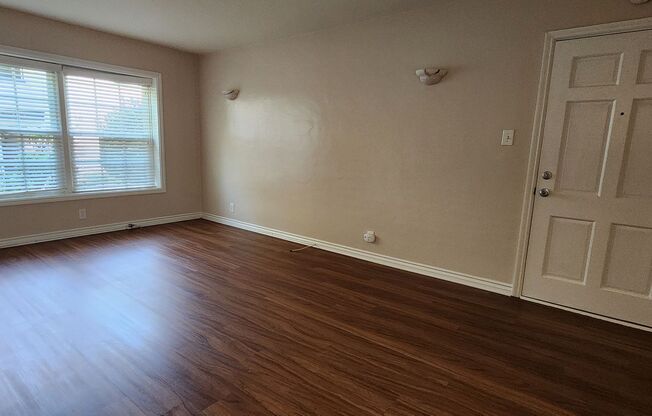 1 bed, 1 bath, 734 sqft, $1,700, Unit Unit 2