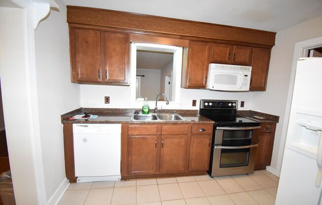3 Bedroom 2 Bath Home For Rent in Sango Area!
