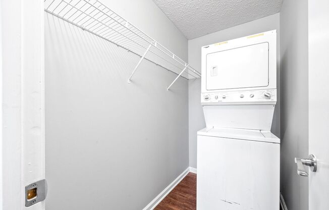 1 bed, 1 bath, 700 sqft, $850, Unit 12