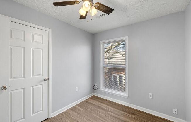2 beds, 1 bath, 775 sqft, $975, Unit 617 B10