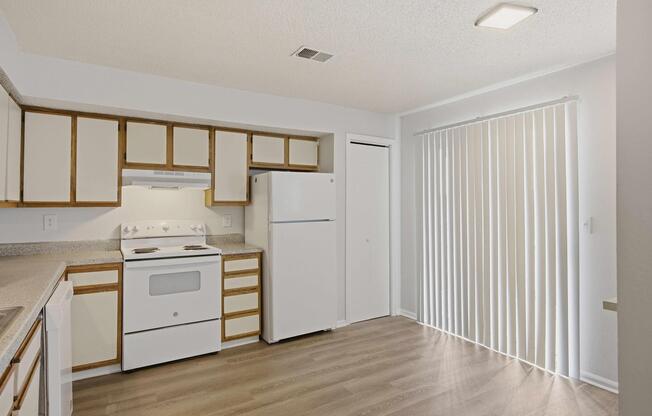 2 beds, 1 bath, 970 sqft, $1,265