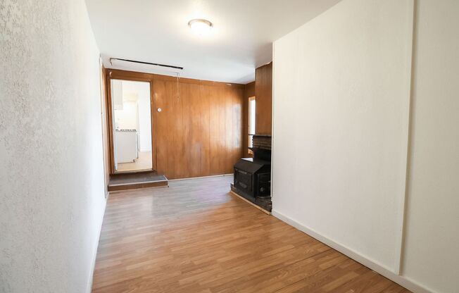 3 beds, 1 bath, 1,330 sqft, $1,295, Unit 1719 6th ave unit 2