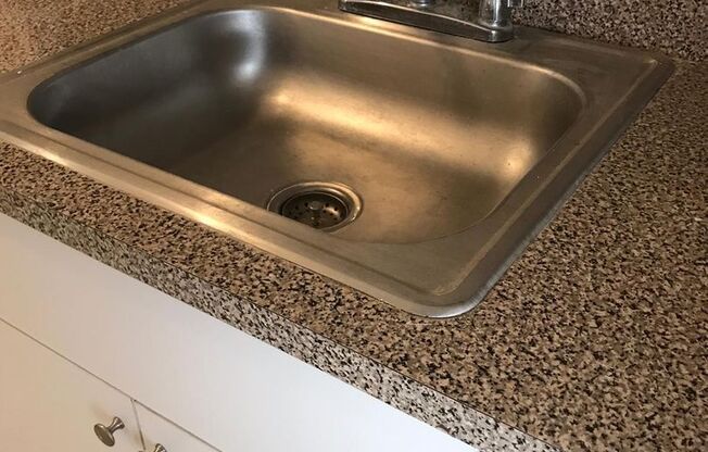 2 beds, 1 bath, 750 sqft, $1,650, Unit 5200-8