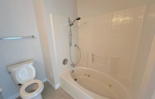 2 beds, 2 baths, $1,395, Unit UNIT 2004