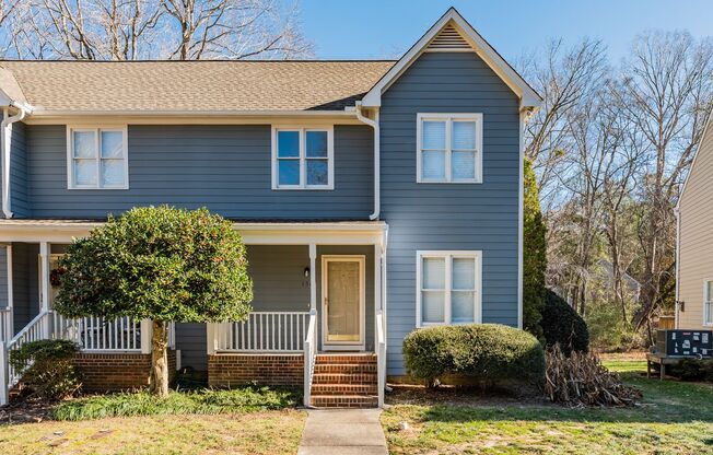 Adorable 3 Bedroom End Unit Townhome in Raleigh!