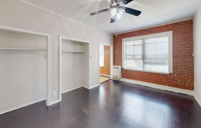 St. Andrews Apts...Charming Apartments...1920's Classic Brick..Newly Remodeled Building! CALL NOW!