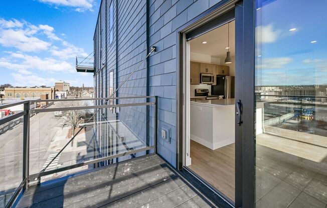 2 beds, 2 baths, 960 sqft, $2,250, Unit 514