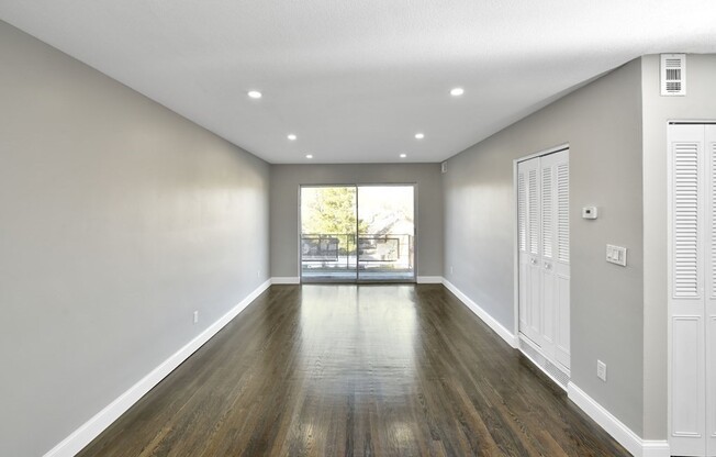 800 Hyde Park Ave