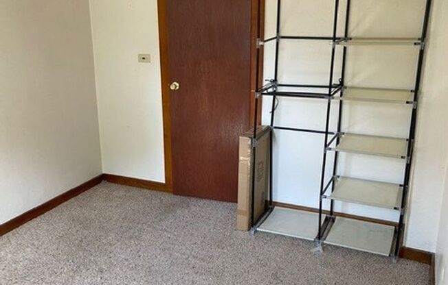 2 beds, 1 bath, $2,200