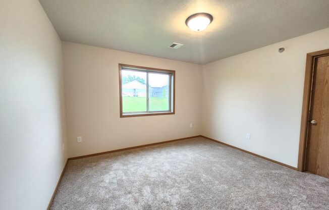 2 beds, 1 bath, 1,006 sqft, $1,230, Unit 3520 105