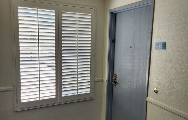 1 bed, 1 bath, 725 sqft, $1,995, Unit 215