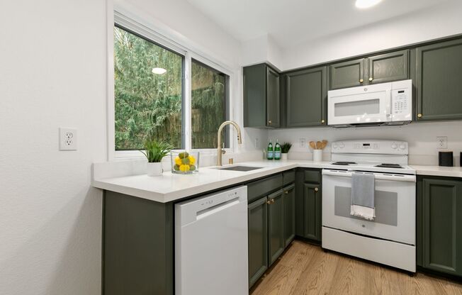 Newly updated, quiet condo in GREAT location! W/S/G INCLUDED