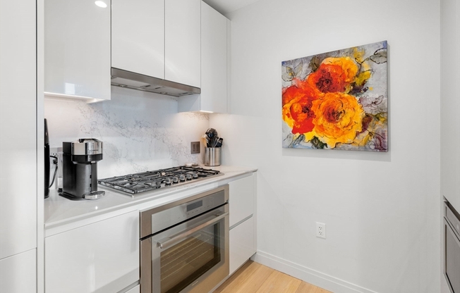1 bed, 1 bath, 646 sqft, $5,300, Unit 1719
