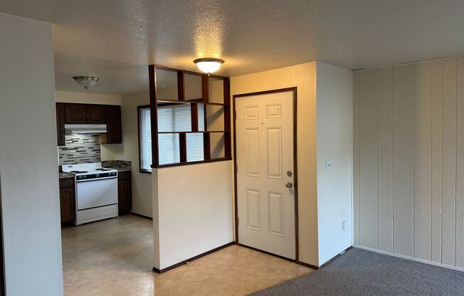 2 beds, 1 bath, $1,495