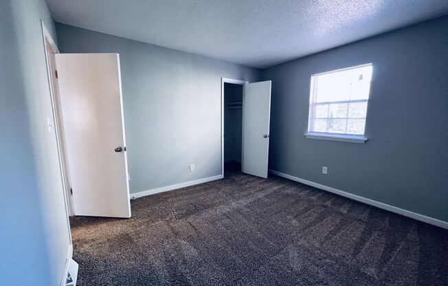2 beds, 1.5 baths, 990 sqft, $1,200, Unit 912