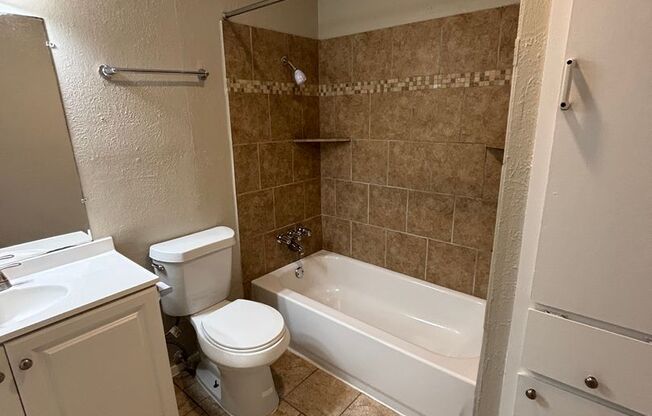 1 bed, 1 bath, 600 sqft, $1,150, Unit 2-118