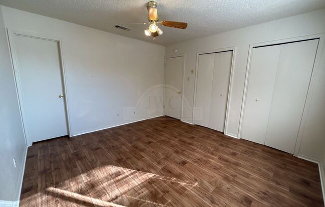 3 beds, 2 baths, $1,025