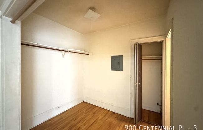 900 CENTENNIAL PL