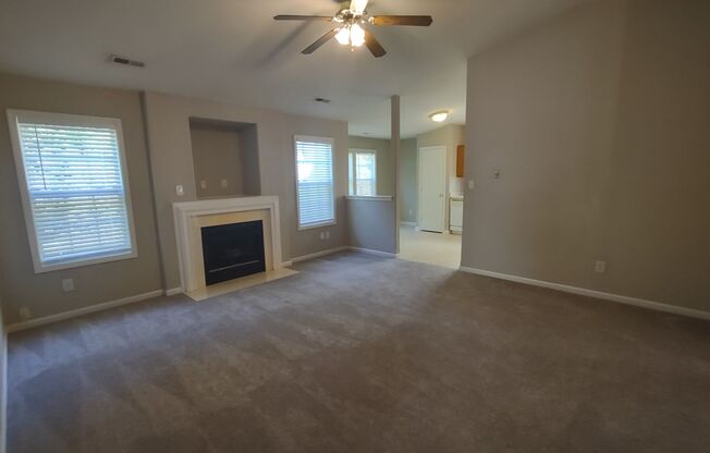 3 beds, 2 baths, $1,650