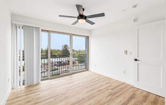 2 beds, 2.5 baths, 991 sqft, $4,195, Unit 2330-215