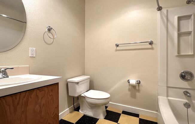 Studio, 1 bath, 525 sqft, $1,250, Unit 114