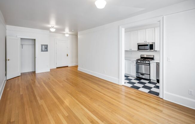 Studio, 1 bath, 464 sqft, $1,350, Unit 505