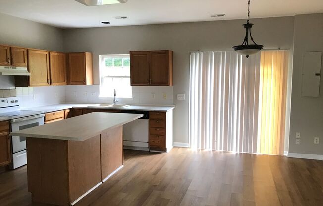 Great 3 Bedroom 2.5 Bath End Unit Townhome!