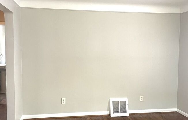 CHARMING BUNGALOW in DEARBORN HEIGHTS