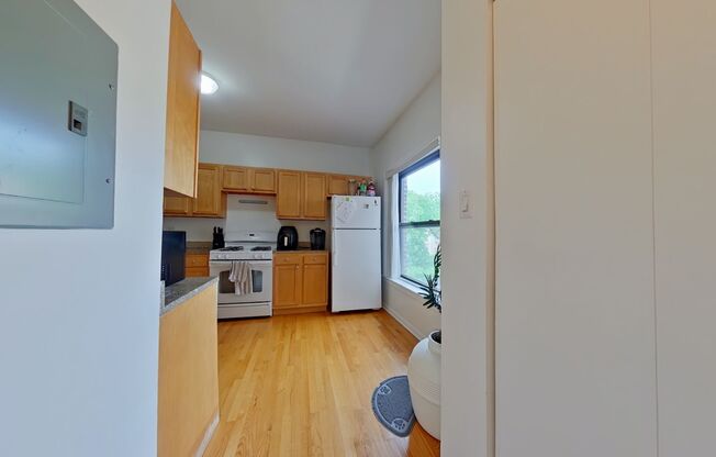 702-06 W. Barry