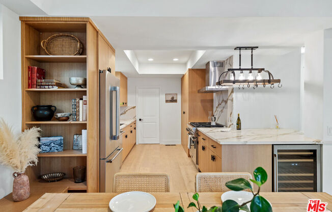 4148 SUNSWEPT DR