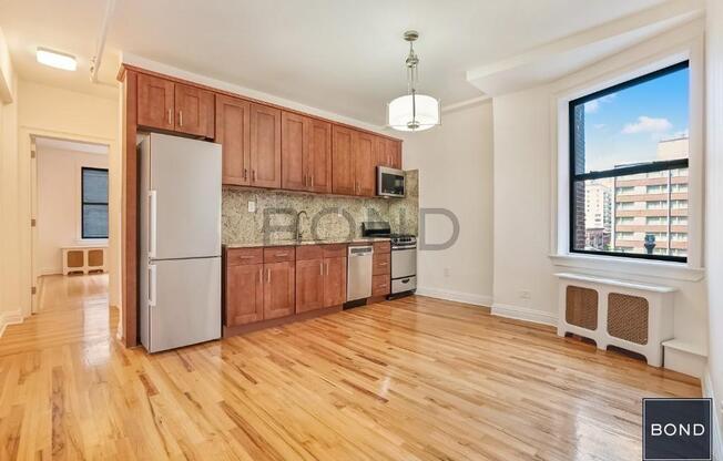 3 beds, 1 bath, $5,995, Unit 903