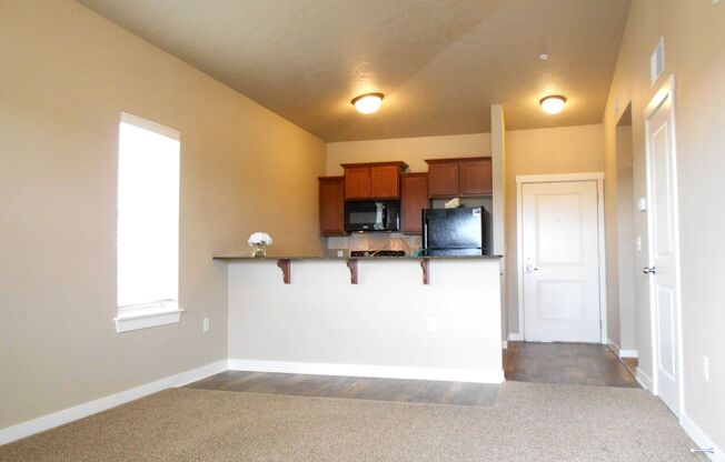 1 bed, 1 bath, 650 sqft, $1,330, Unit 2-102