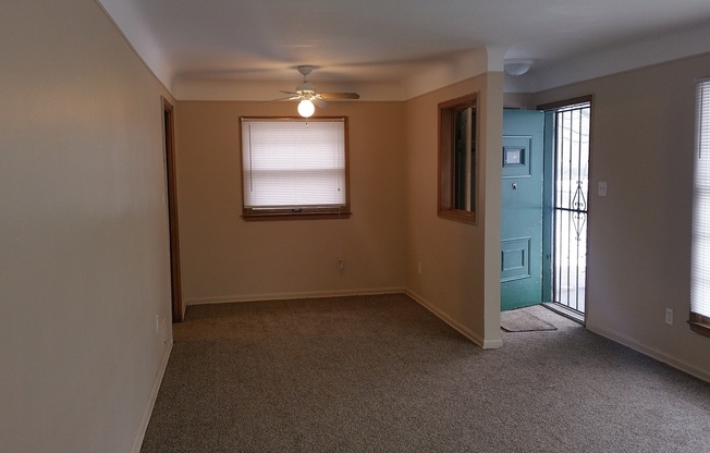 3 beds, 1 bath, $1,300