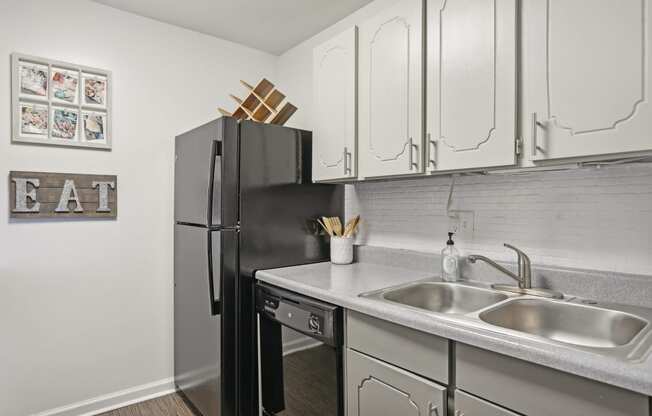 Bright kitchen at Magnolia Apartments