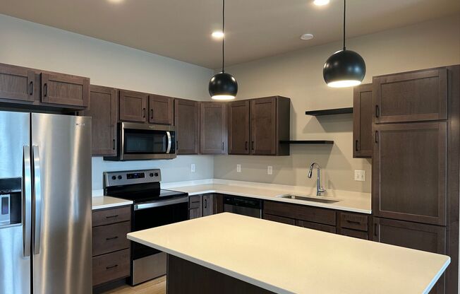2 beds, 2 baths, 1,070 sqft, $1,495, Unit 204