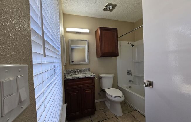 3 beds, 2 baths, $1,495, Unit # 2702