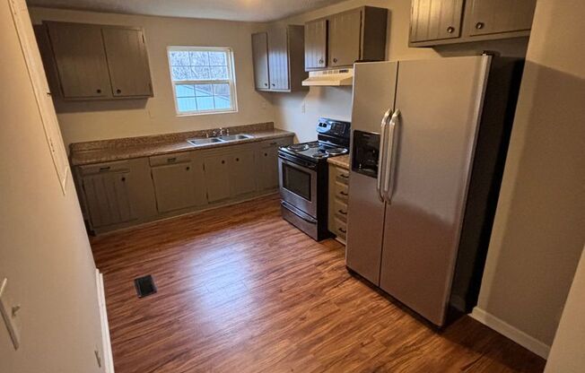 3 beds, 2 baths, 1,290 sqft, $1,495, Unit 307 Bishop Lane