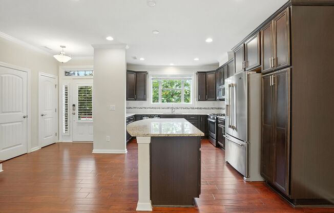 ABSOLUTELY GEORGOUS 2 STORY TOWNHOUSE IN CARY