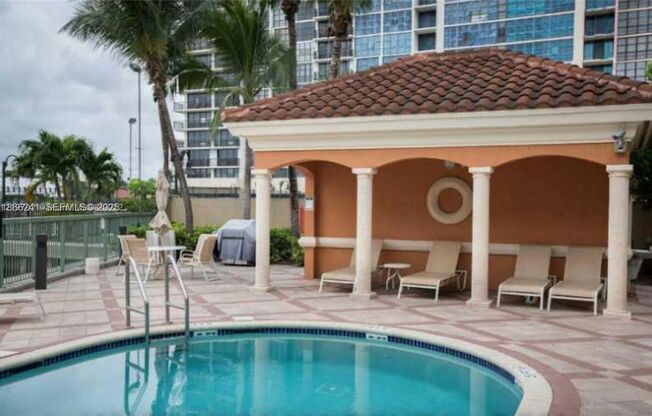2069 S OCEAN DR UNIT #TH16 HALLANDALE BEACH, FL 33009