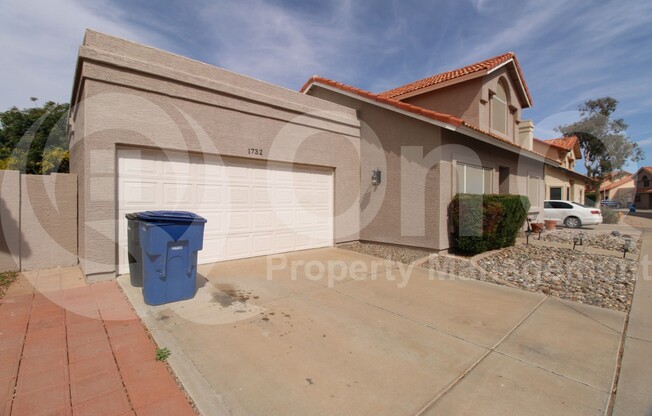 1732 E GERONIMO ST
