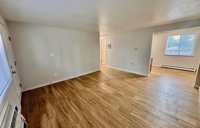 2 beds, 1 bath, 800 sqft, $1,275, Unit 10
