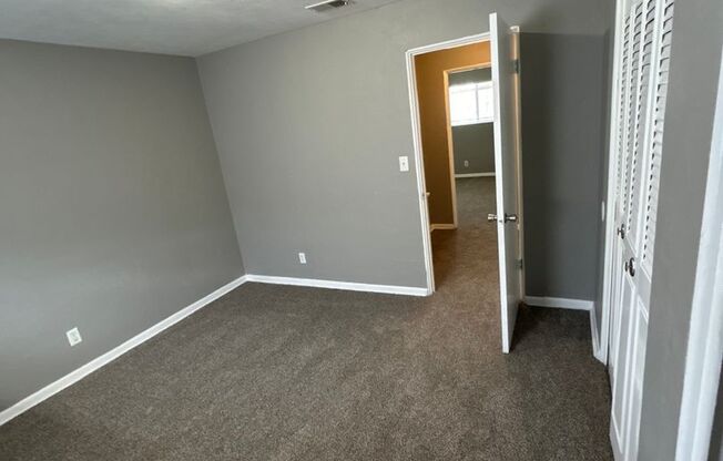 2 beds, 1 bath, 750 sqft, $1,170, Unit B10 1007 14